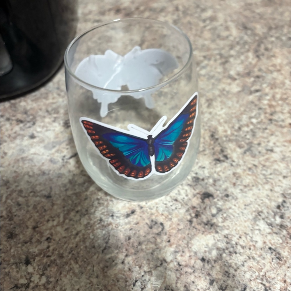 Butterfly Design Glass - Picture 6 of 6